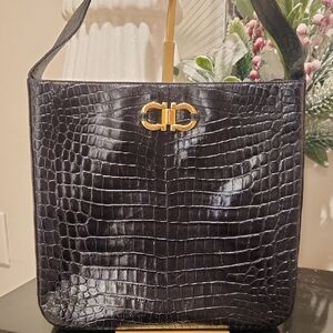 Ferragamo Elegant Black Crocodile-Embossed Shoulder Bag